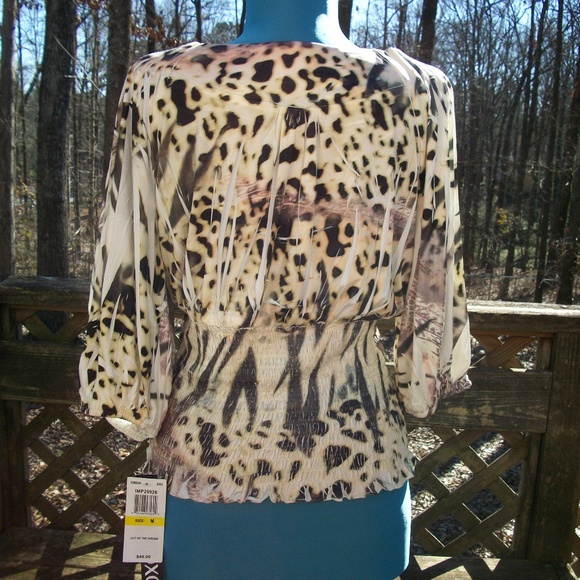 XOXO Top Out of the Woods - NWT Size Med - Picture 4 of 4
